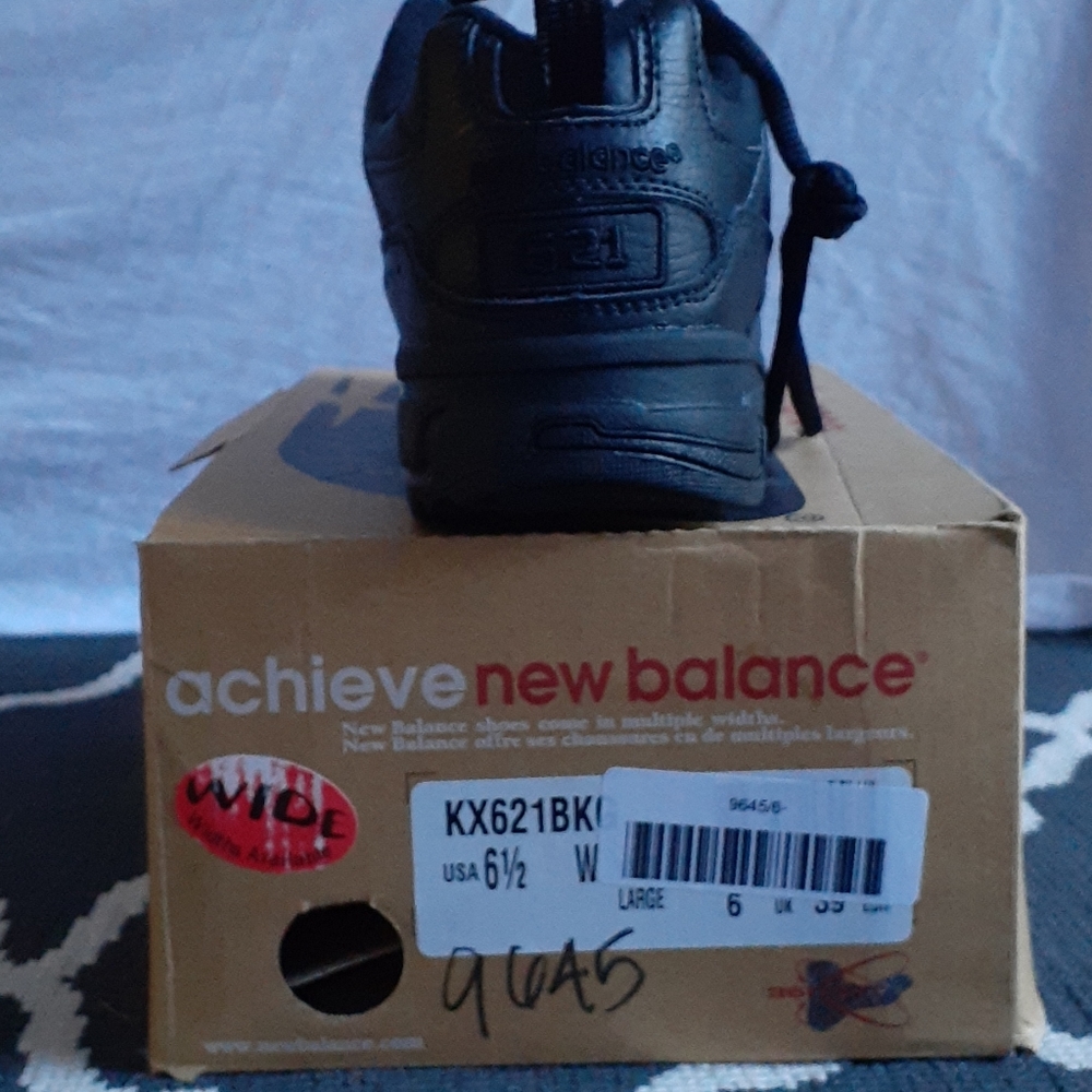 New balance shoe - Picture 4 of 4
